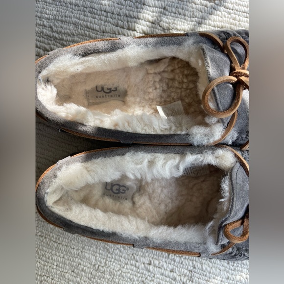 UGG Moccasin Slippers. Women’s size 10. Suede and Shearling. Indoor/outdoor.EUC - Picture 8 of 9